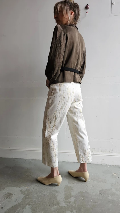 Spodnie Betty Barclay vintage białe złoty wzór lekkie