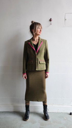 Wełniana marynarka vintage w kratę z różowym wykończeniem